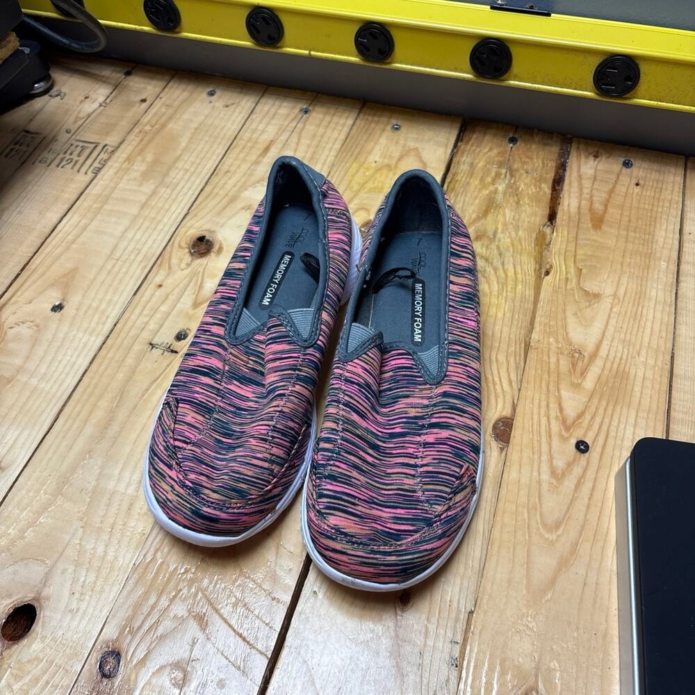 Women’s size 7 shoes